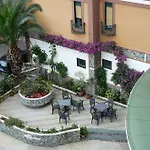 Kennedy Hotel 3*