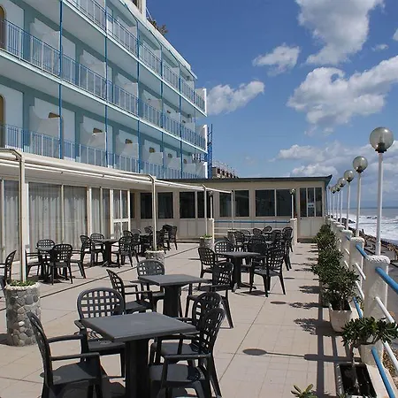 Hotel Kennedy 3*