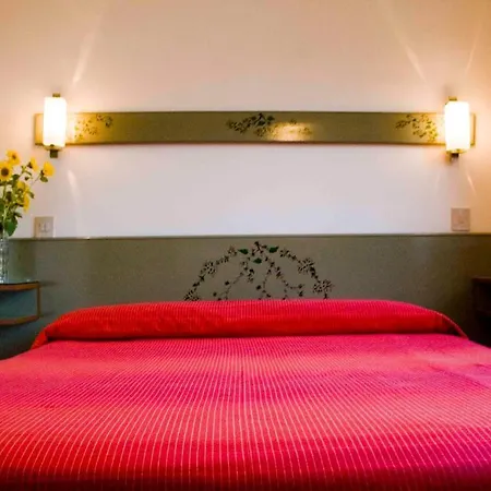 Kennedy Hotel 3*