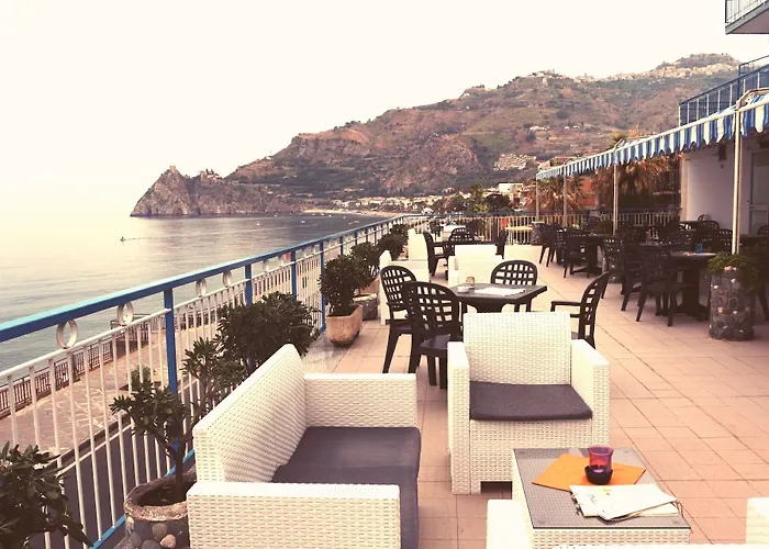 Kennedy Hotel 3*