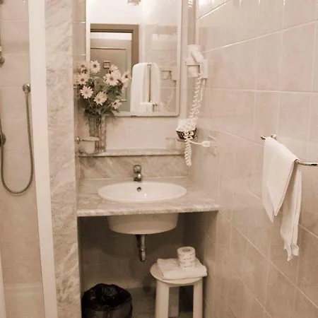 Ξενοδοχείο Kennedy 3*