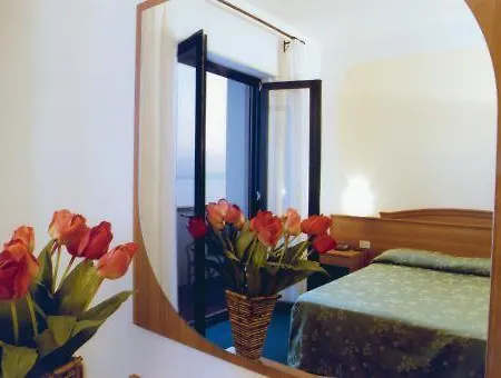 Kennedy SantʼAlessio Siculo