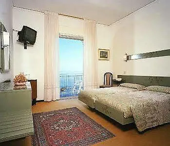 Kennedy Hotel SantʼAlessio Siculo